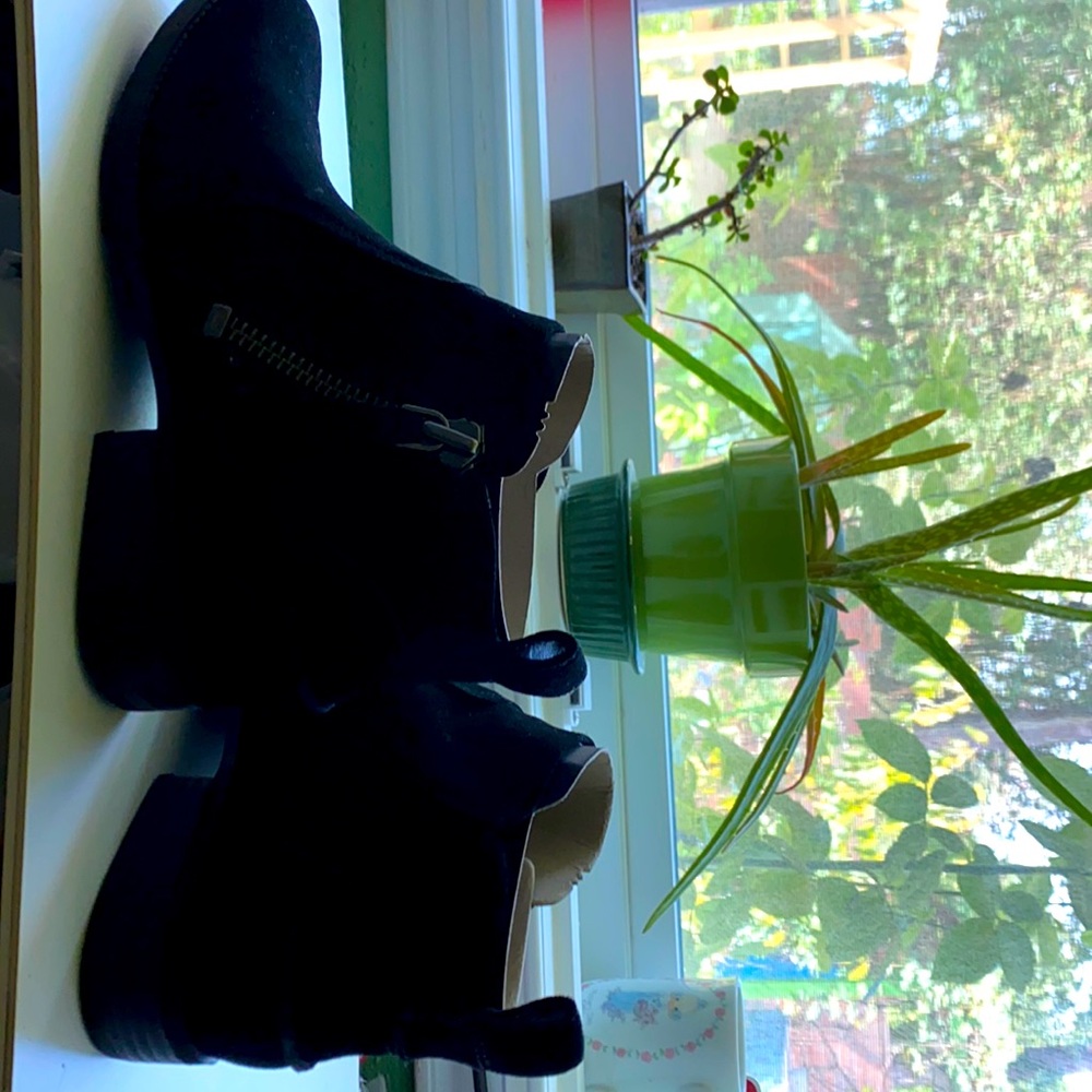 W Aureo Boot Ugg Brand New Blk